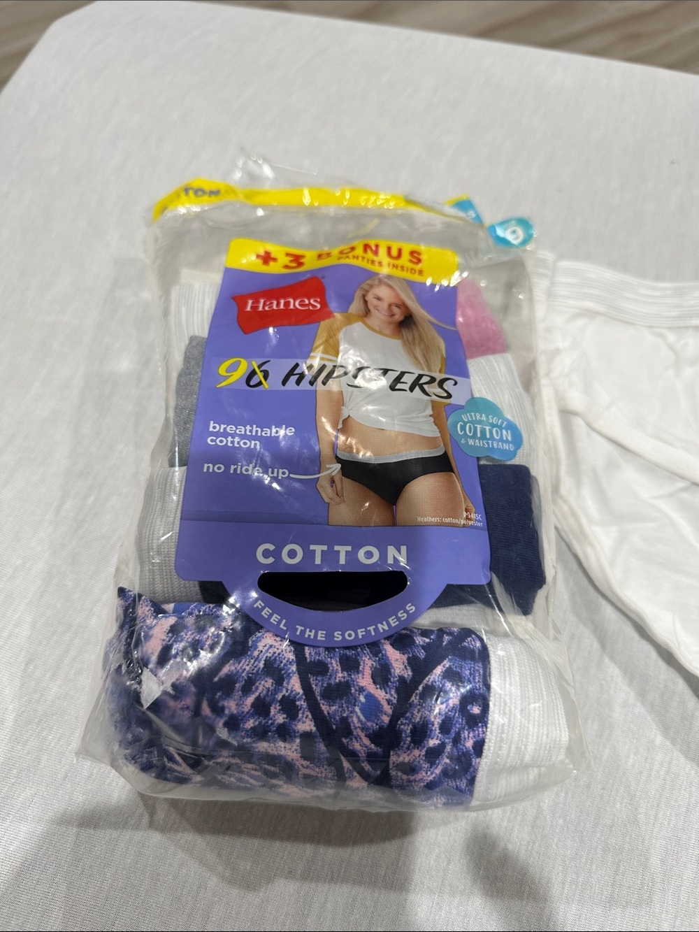 Hanes Women’s tagless hipsters, Size 9